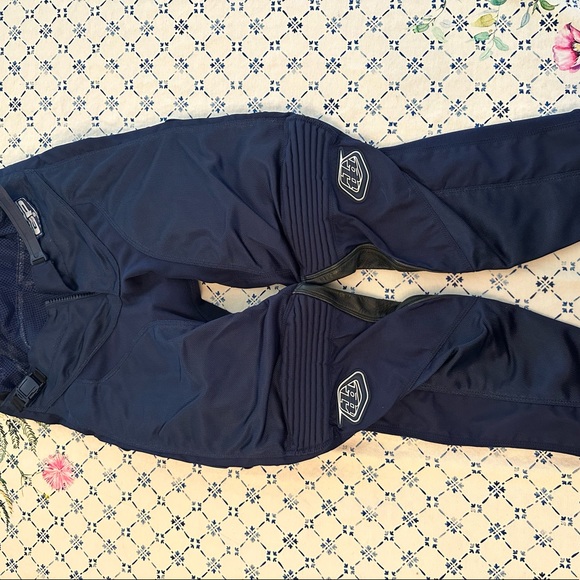 Troy Lee Designs gear - Picture 2 of 6